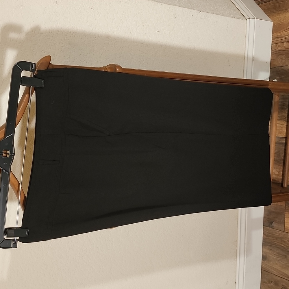 East 5th Flat Front Capri Gaucho Pants Black Size 18 NWOT